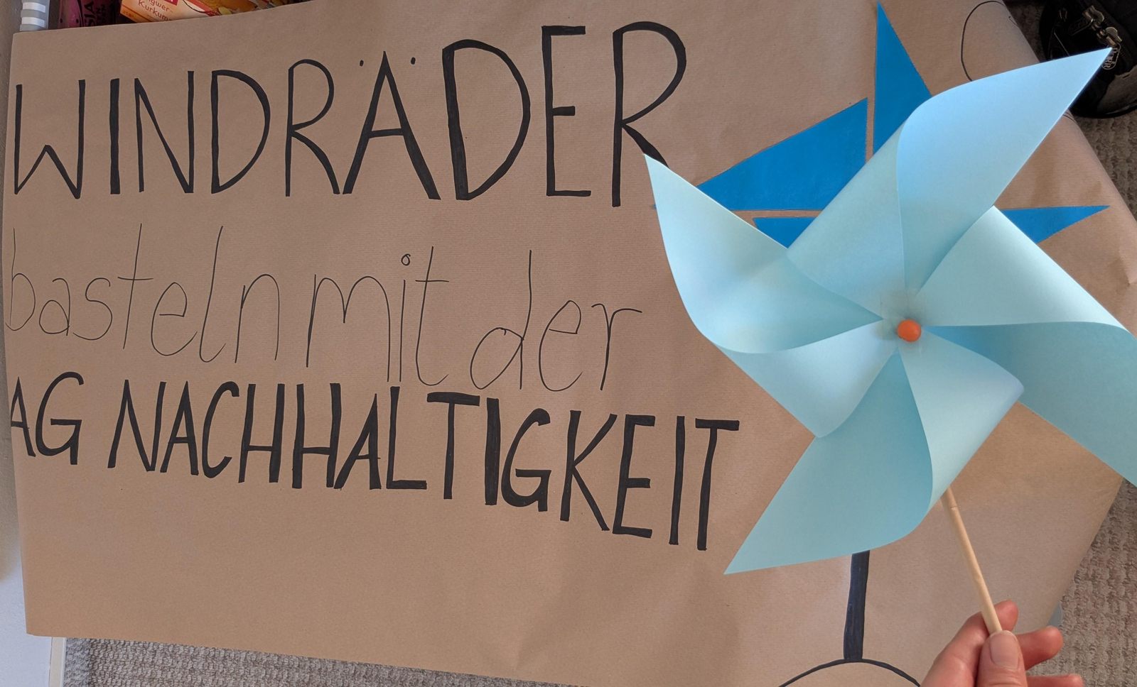 Gebasteltes Windrad aus Papier